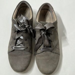 Vionic Lindsey Leather Sneakers Gray Fashion Lace-Up size 11